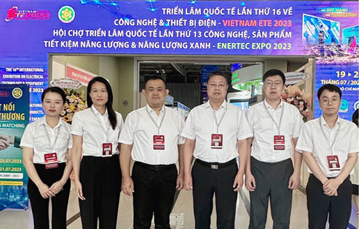 海阔天高 ，，，，，，，，“颐越”千里